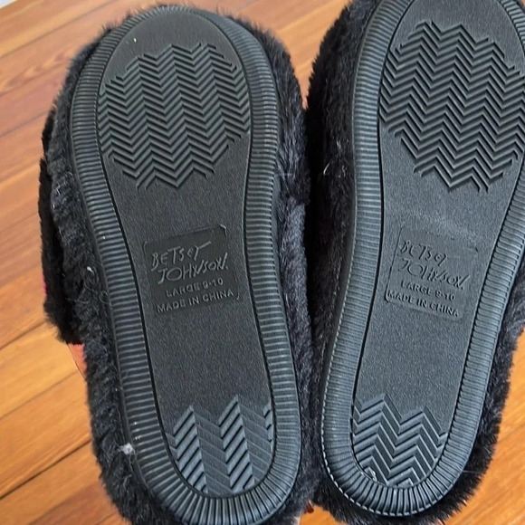 Betsey Johnson Fuzzy Warm Plush Black and Rainbow Slippers - Picture 4 of 5